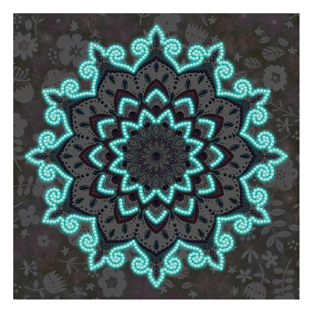 Mandala Glow In The Dark Artistic Diamond Art - Image 3