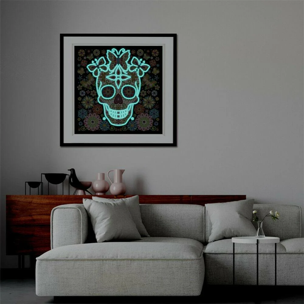 The Skull - Glow in the dark Diamond Painting - Image 2