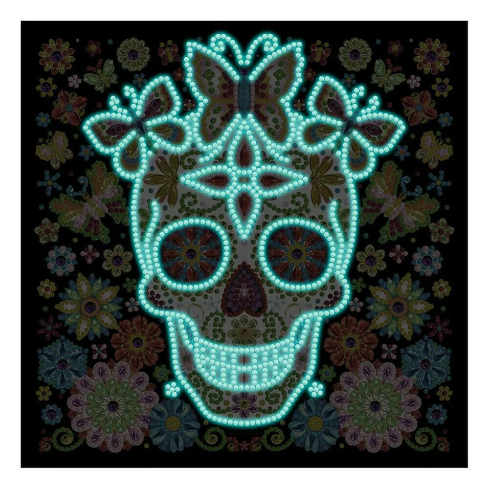 The Skull - Glow in the dark Diamond Painting - Image 3